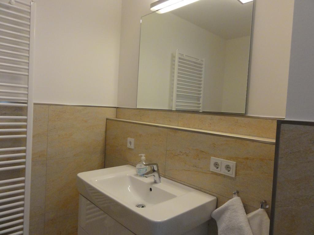 3 Zimmer Ferienwohnung Haus Meeresblick Mit Meerblick A005 Mit Suedterrasse Und Strandkorb Баабе Екстериор снимка